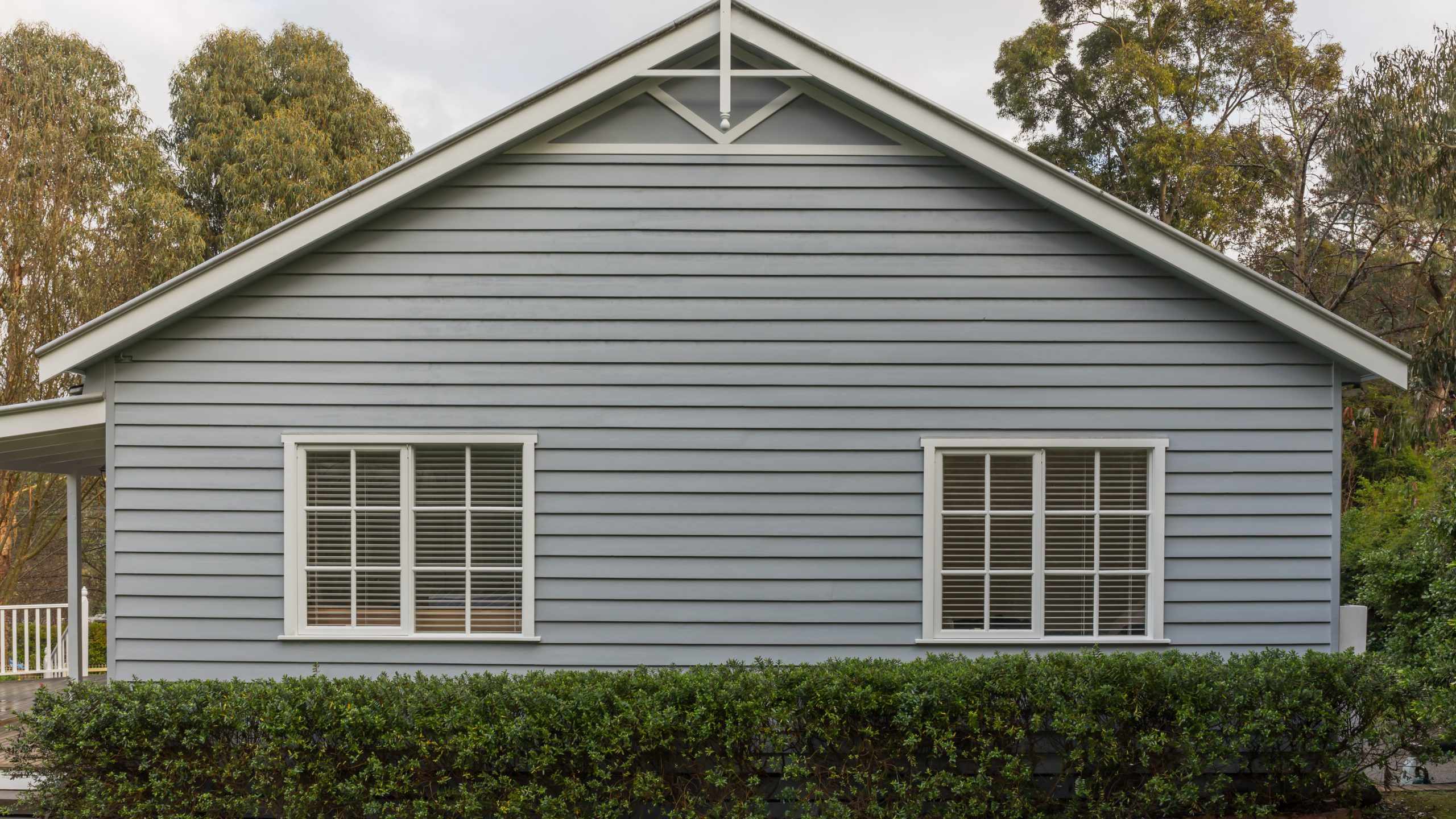 Weatherboard Homes Painted in Melbourne M.J. Harris Painting